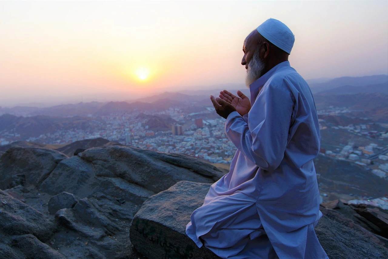 You are currently viewing Whispers of Gratitude: Short & Powerful Duas for Fasting